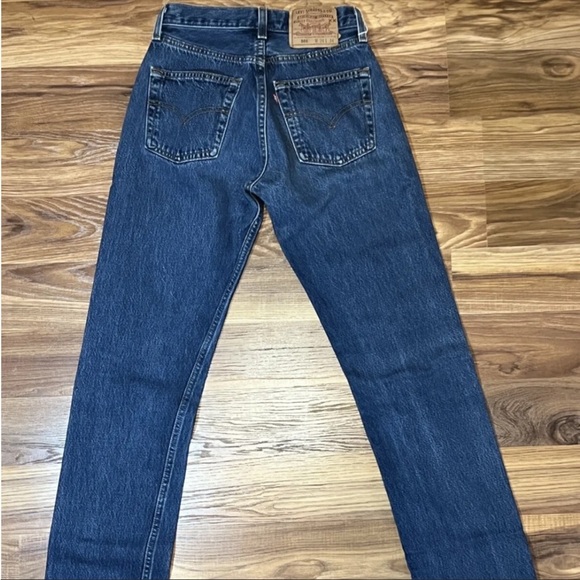 VINTAGE Levi’s - Picture 3 of 9